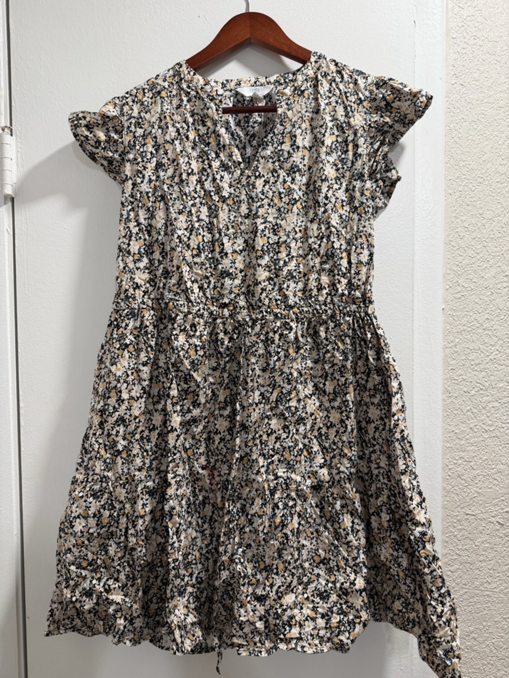 Time and Tru Floral Tie-Waist Mini Dress in Cream and Black